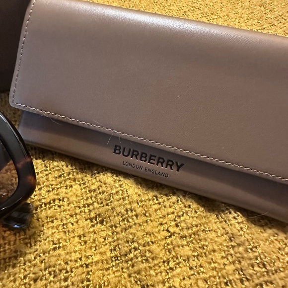 Burberry Black and Brown Sunglasses - Picture 7 of 7